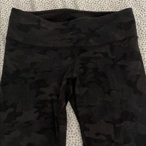 Lululemon camouflage camo Capri leggings 6
